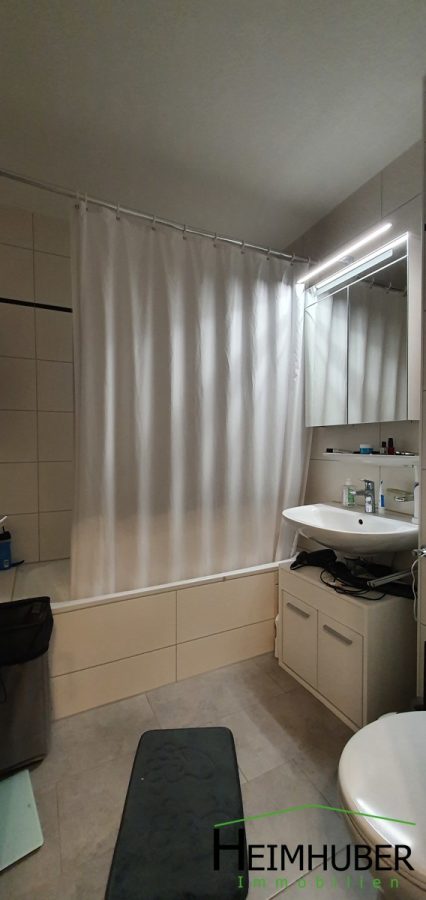 Helle & gepflegte 1 Zimmerwohnung in Bogenhausen - Badezimmer