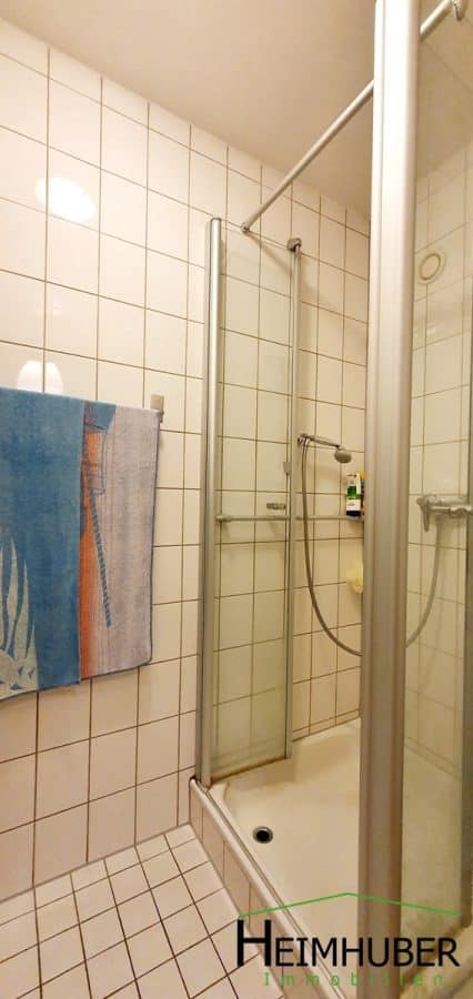 Zentral gelegene & ruhige 4 Zimmerwohnung in Bogenhausen - Zusätzliche Dusche