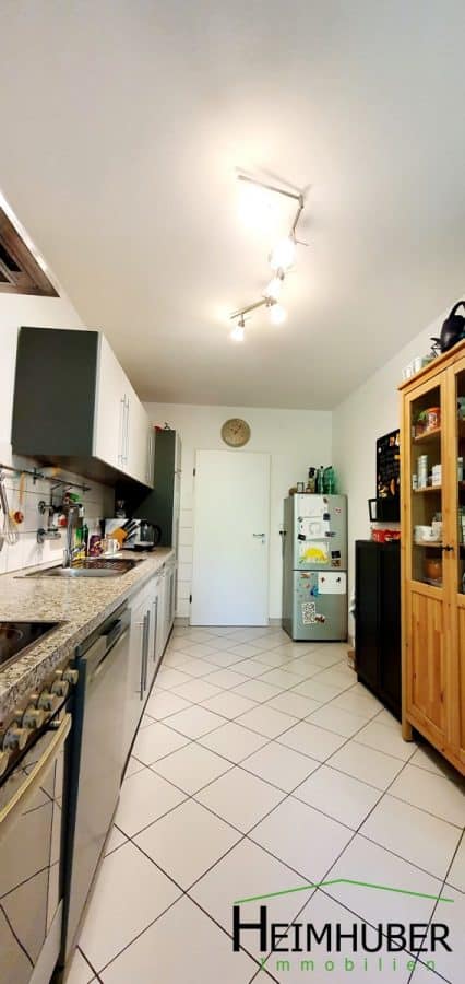 Zentral gelegene & ruhige 4 Zimmerwohnung in Bogenhausen - Küche