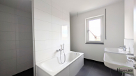 Badezimmer - So gut wie ein Neubau – Erstbezug nach Komplettsanierung – 3 Zimmer & 2 Terrassen