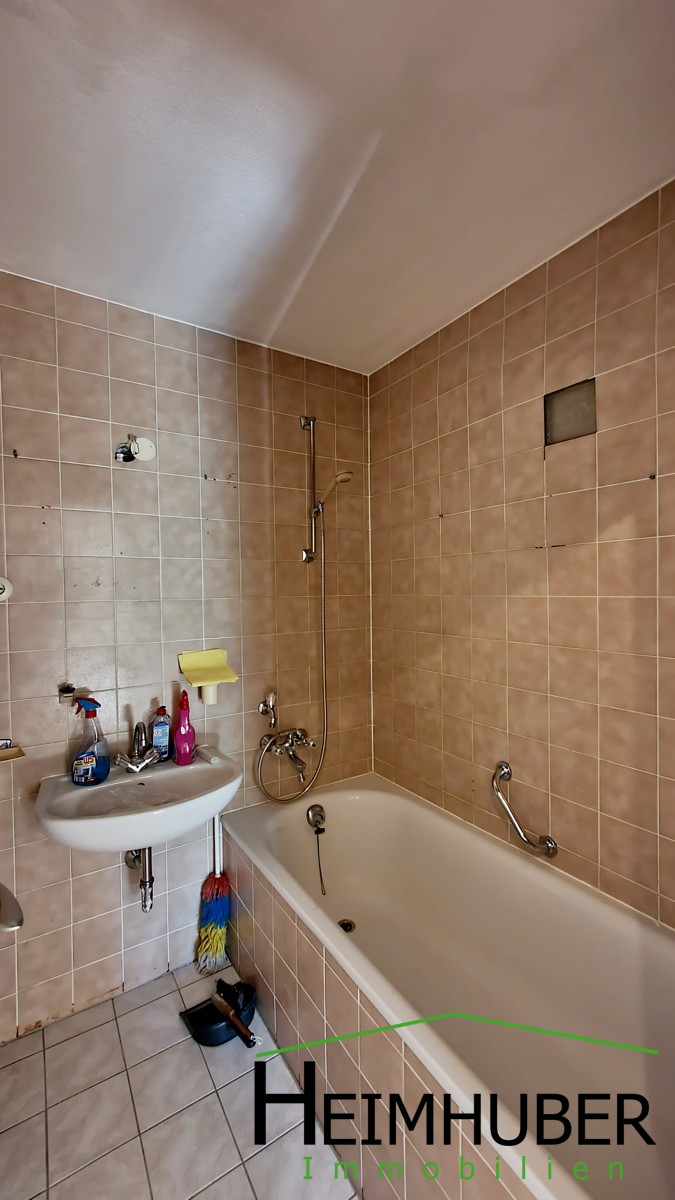 Bad mit Wanne
