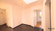 Flur - 112 m² große & helle DG-Wohnung in ruhiger Lage ! Gesamtfläche ca. 143 m² ! ! Fast barrierefrei !