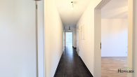 Flur - 108 m² große & helle Garten-Wohnung mit Terrasse – in ruhiger Lage ! ! Fast barrierefrei !