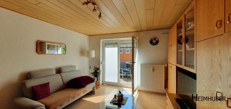 Gepflegte Doppelhaushälfte Wohnen mit Terrasse und Garten & gleichzeitig Miete erhalten -super Deal - 1 OG Wohnzimmer