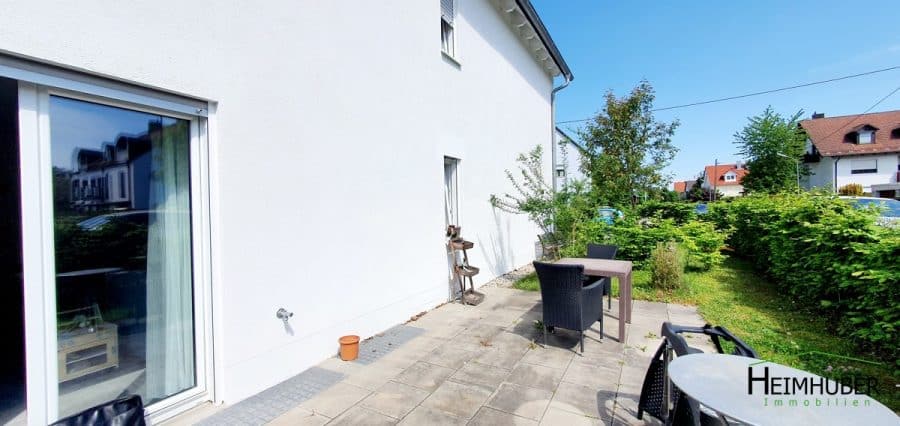 Sonnige Terrassenwohnung mit Garten & Hobbyraum in einem Niedrigenergiehaus (14,3 kWh) zu vermieten, 80935 München, Erdgeschosswohnung