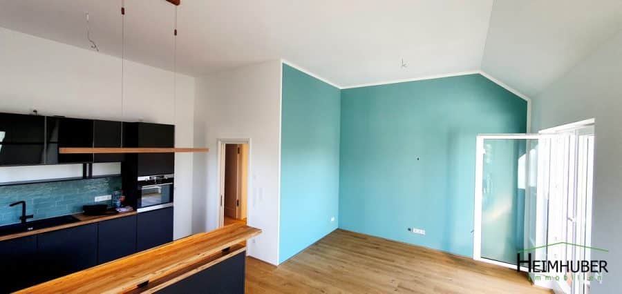 Edle - großzügige & neuwertige 3-Zimmer Dachgeschoßwohnung mit Top-Ausstattung in Alt-Perlach - Wohnzimmer/Küche