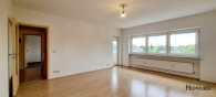 Wohnzimmer II - Attraktiver Preis! Hier können Sie sofort einziehen! Sonnige 3 Zimmerwohnung mit Loggia & Lift!