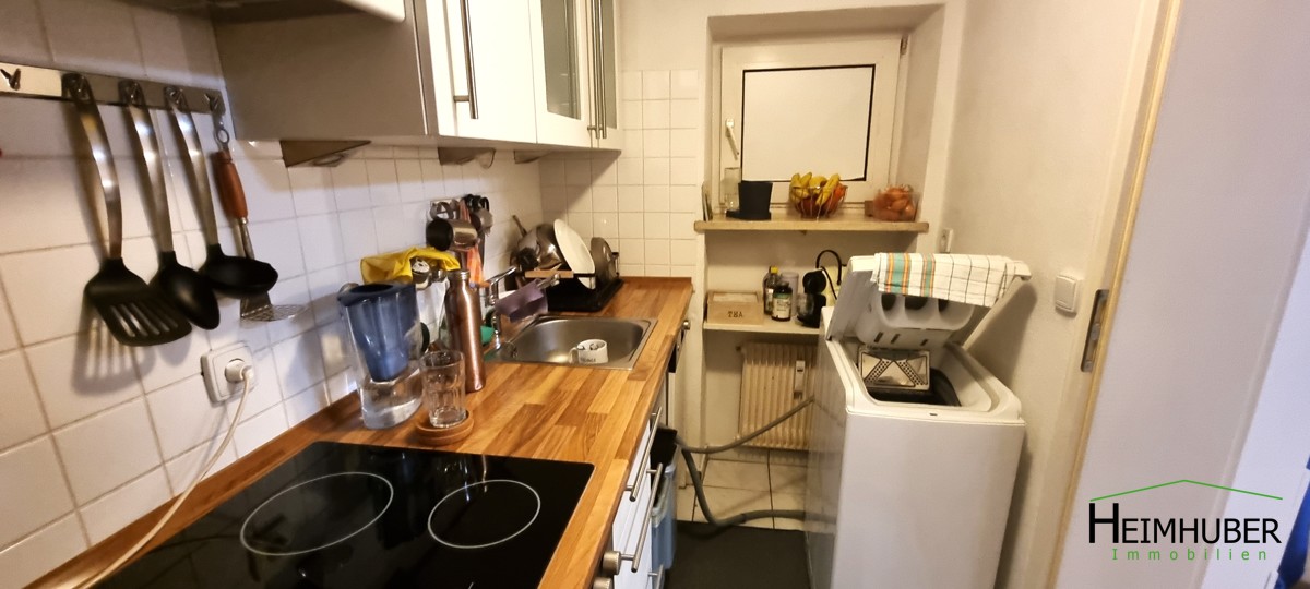 Küche mit Waschmaschine