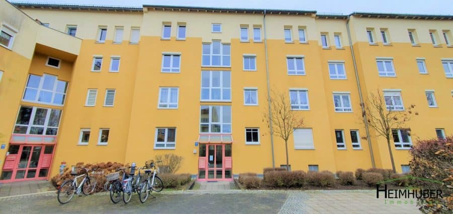 Sehr ruhig gelegene & frisch renovierte 3 Zimmerwohnung mit Wintergarten am Carl-Orff-Bogen Park, 80939 München, Etagenwohnung